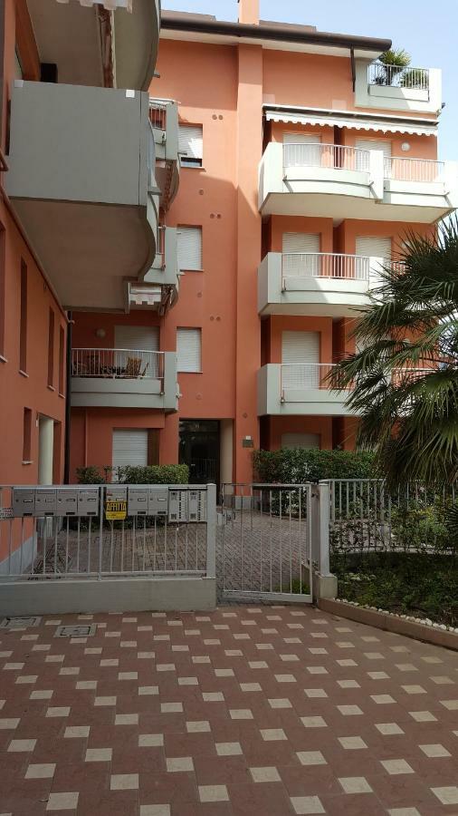 Residence Ipanema - Walterigato Apartments Solo Per Famiglie 利多迪迪耶索洛 外观 照片